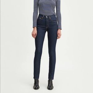 NWT Levi’s Horizon 591 Skinny!!!! Size 24